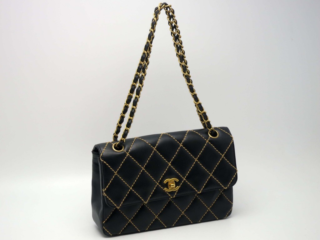 CHANEL シャネル マトラッセ25 ワイルドステッチ A14687 ホワイト チェーンショルダーバッグ ゴールド金具  ギャランティ・布袋有｜中古｜なんでもリサイクルビッグバン
